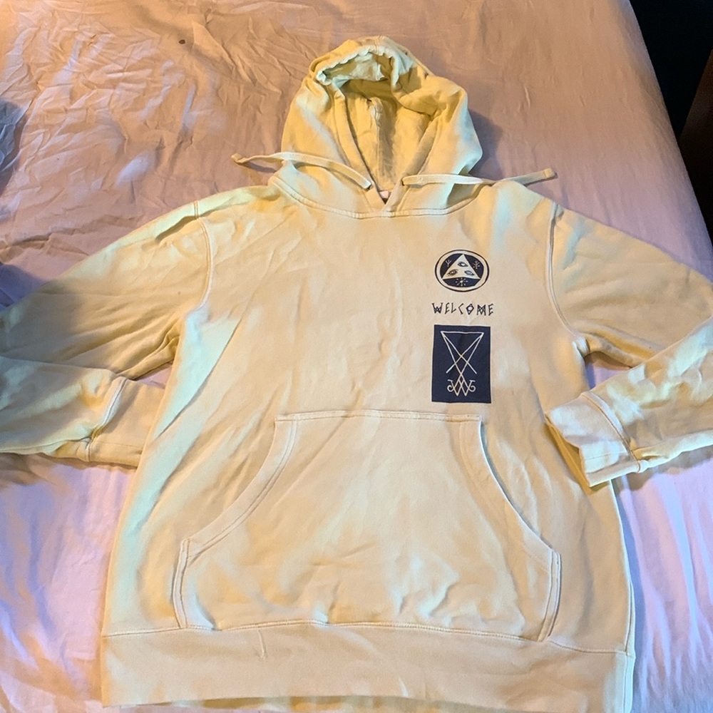 Welcome hoodie. Light yellow. Men’s small.